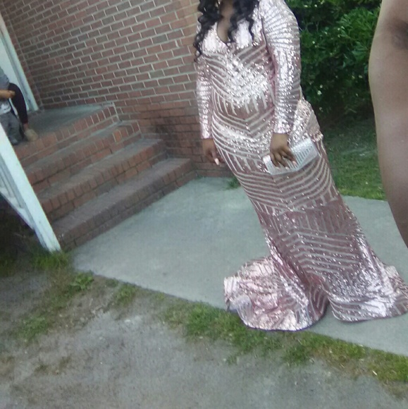 Dress - Picture 2 of 2